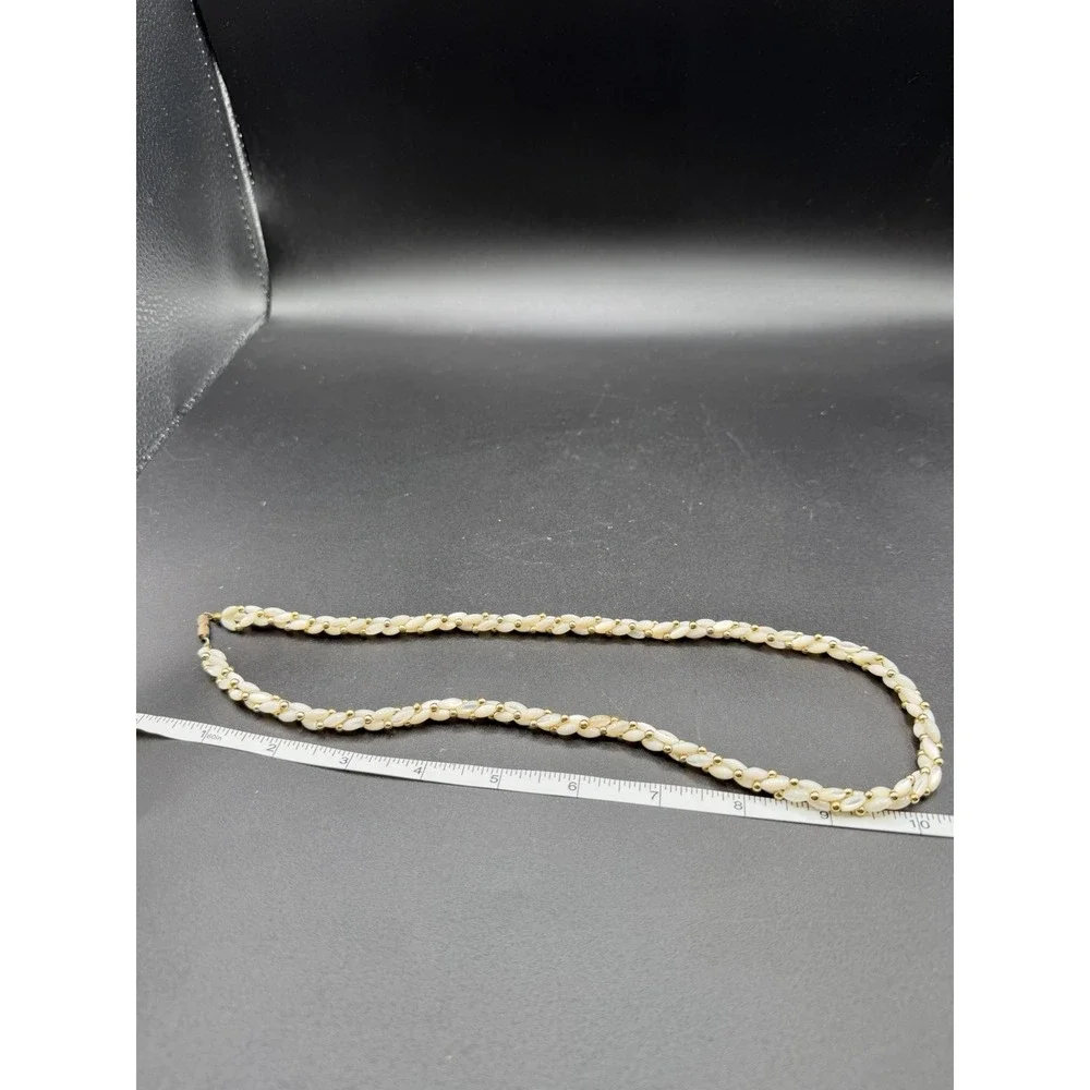 Vintage Oblong Costume Faux Pearl & Small Gold Tone Beads Necklace 23